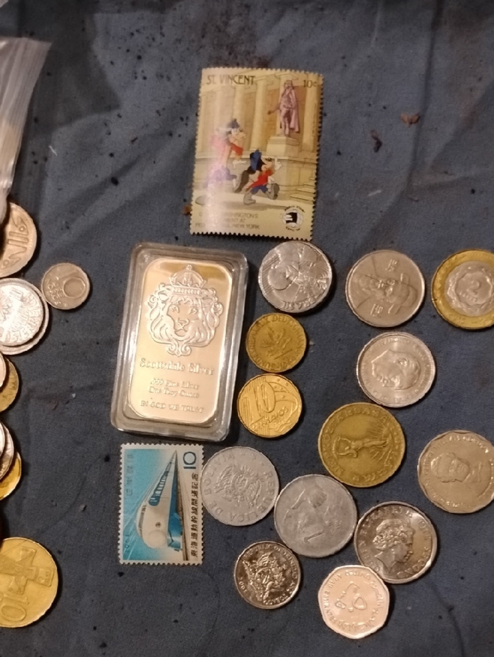 Silver Bar Ingot Brilliant Metal with Mixed Coins +